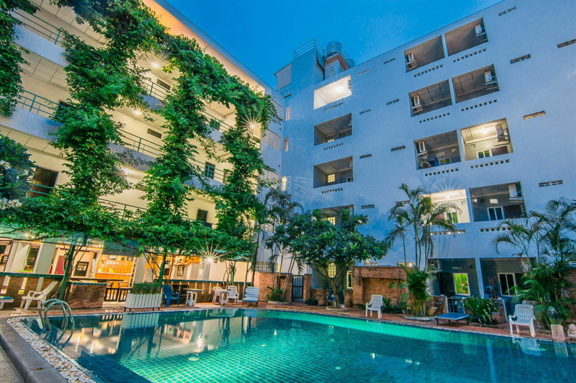 Sutus Court 5 Hotel Pattaya Ngoại thất bức ảnh