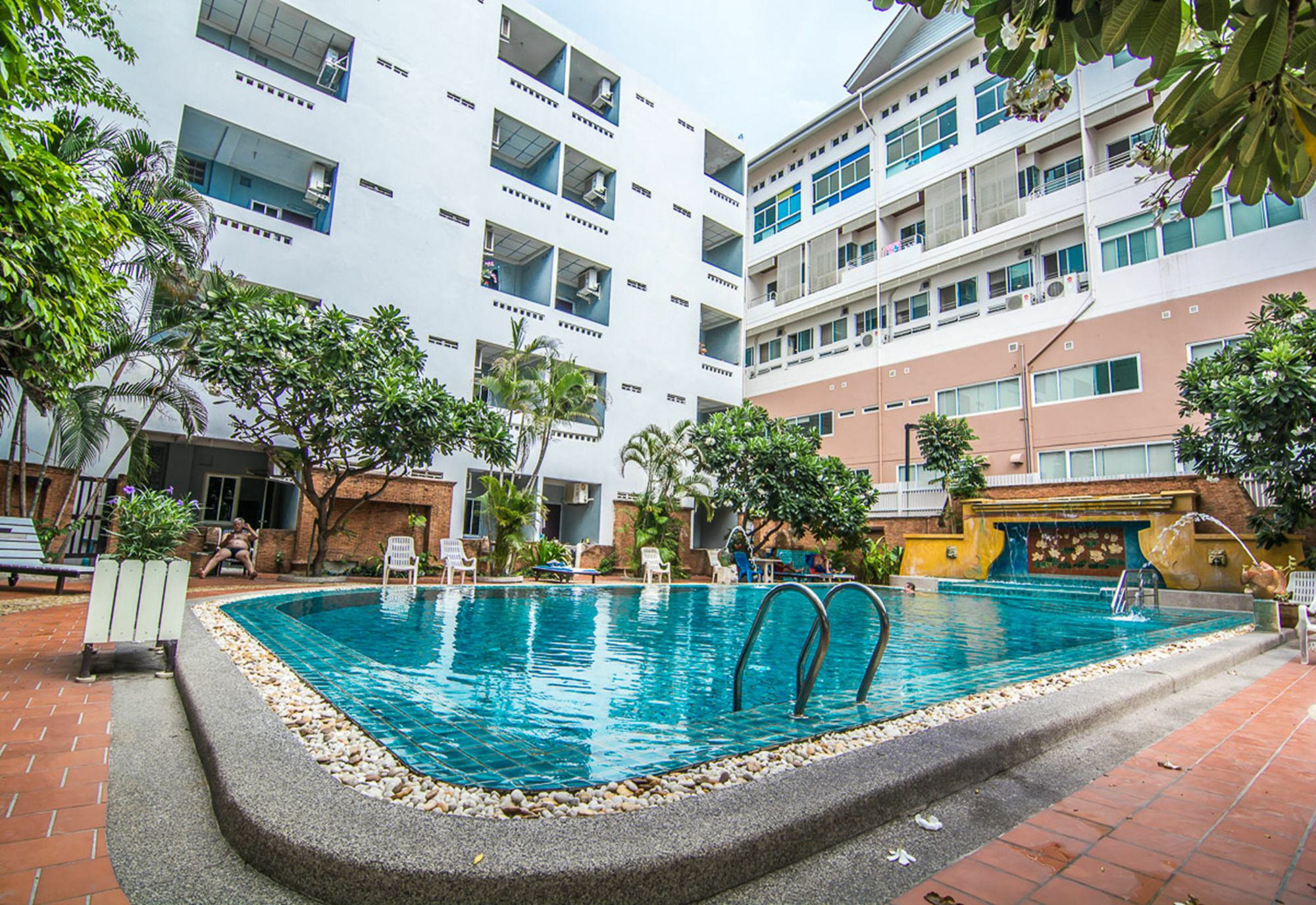 Sutus Court 5 Hotel Pattaya Ngoại thất bức ảnh